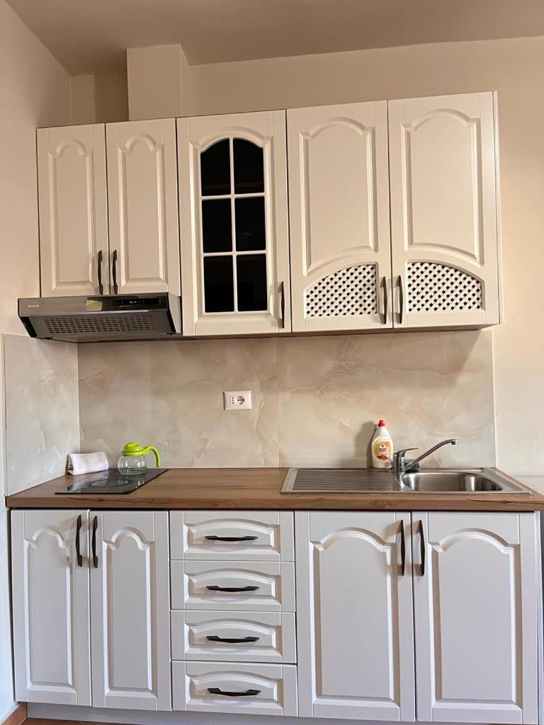 דורס Belix Hotel Apartments, Near The Beach מראה חיצוני תמונה